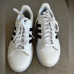 White Adidas Grand Court Sneaker Women’s Size 7 1/2 Excellent Condition